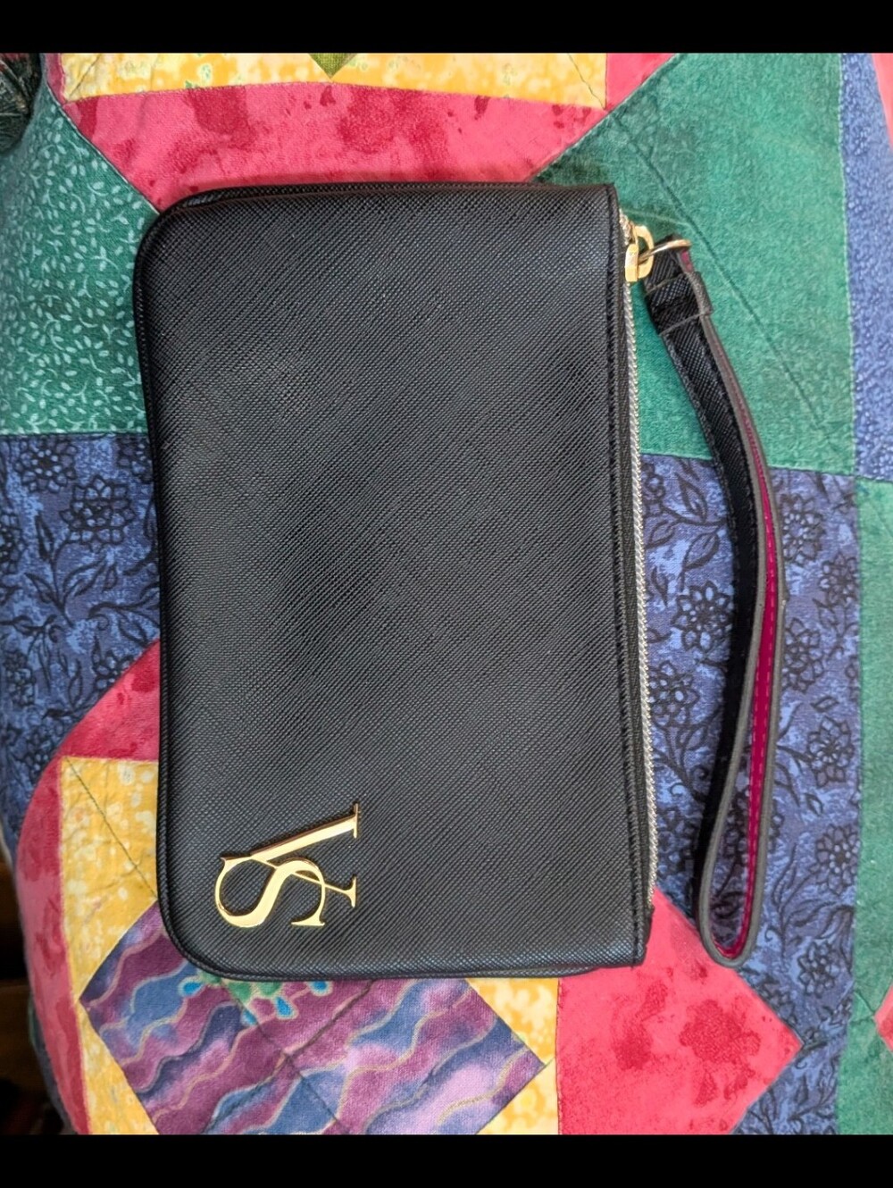 Victoria’s Secret Black Saffiano Gold Monogram VS Wristlet Pouch Hot Pink EUC